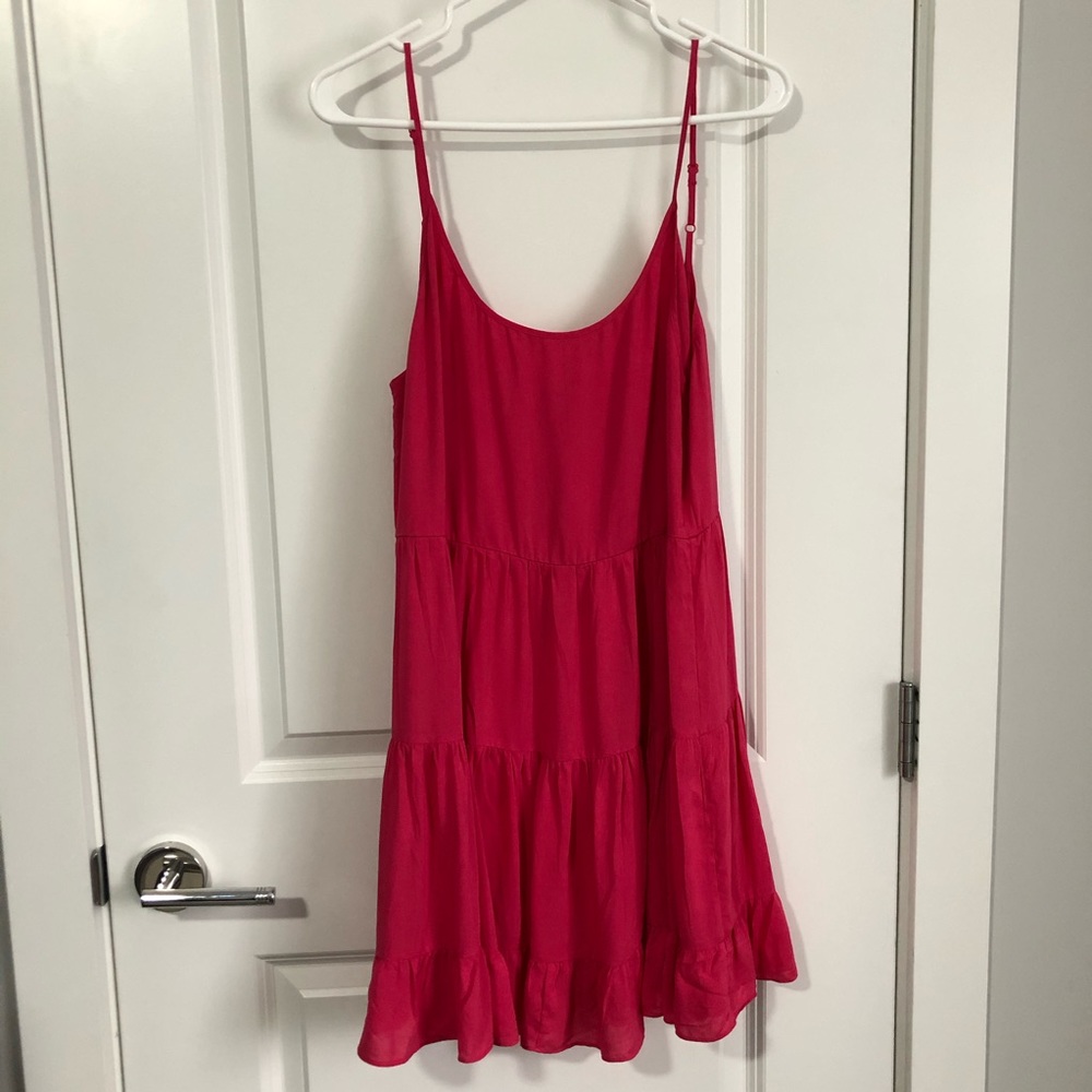 ARITZIA PINK DRESS W/ LITTLE OPEN BACK - MEDIUM